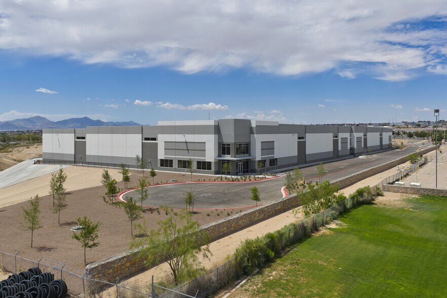 More Photos Of 8900 Escobar Dr, El Paso Distribution For Sale