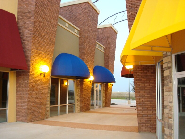 More Photos Of 4515 Matlock Rd, Arlington Storefront Retail Office For Lease