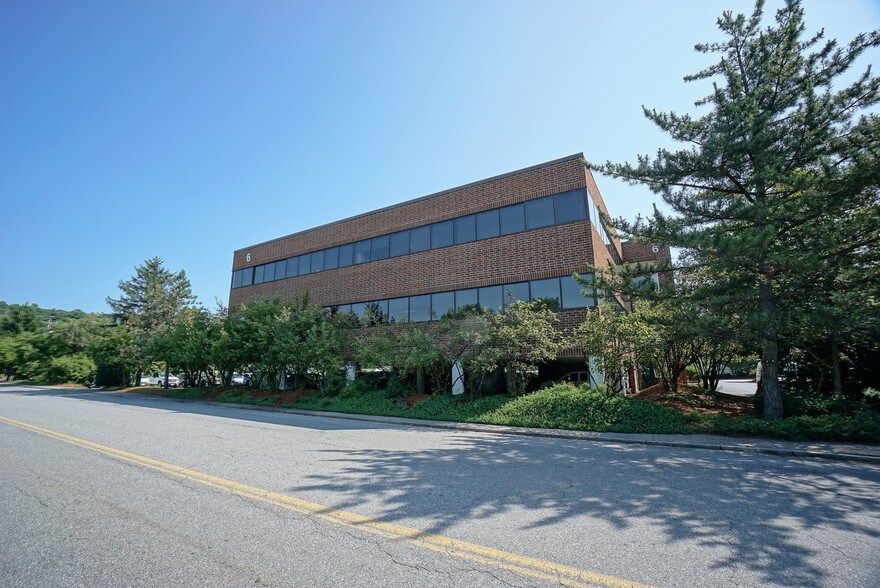 More Photos Of 6 Trafalgar Sq, Nashua Office For Lease