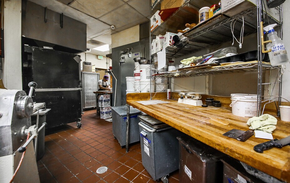 More Photos Of 9060 W Pico Blvd, Los Angeles Restaurant For Lease