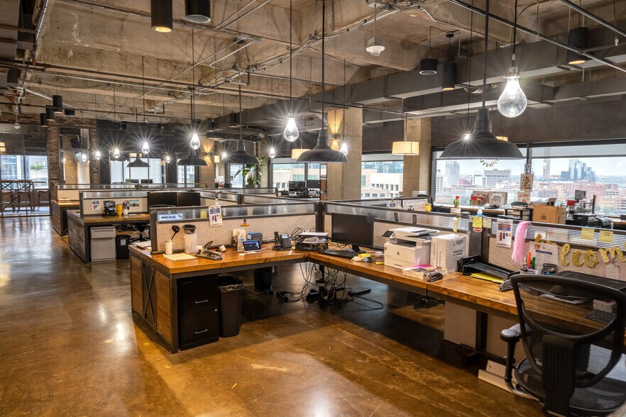 More Photos Of 1845 Woodall Rodgers Fwy, Dallas Office For Lease