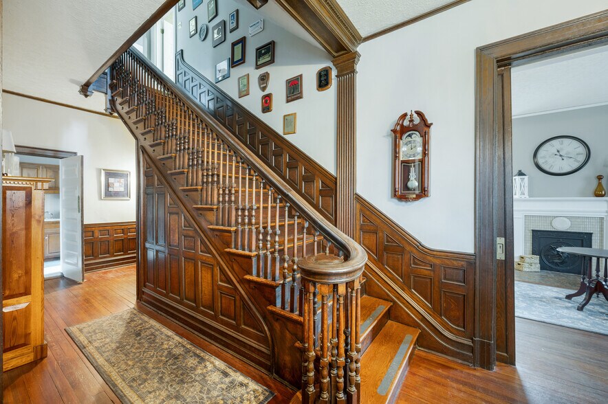 More Photos Of 2525 Rivermont Ave, Lynchburg Office For Sale