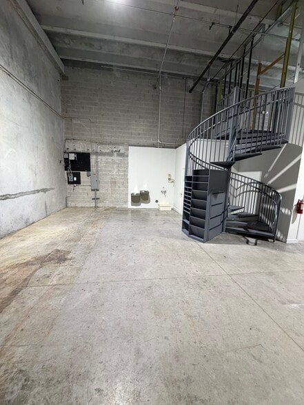 More Photos Of 6010 NW 99th Ave, Doral Warehouse For Sale
