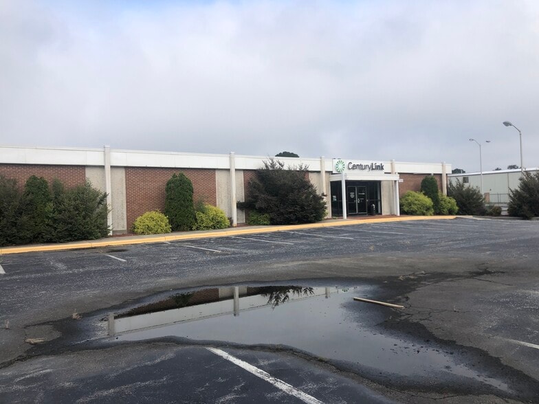 More Photos Of 1530 Hooker Rd, Greenville Freestanding For Lease