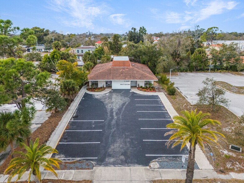 Primary Photo Of 540 Nokomis Ave S, Venice Medical For Lease