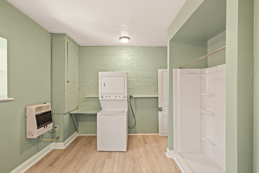 More Photos Of 105 E Main St, Somerset Storefront Retail Residential For Sale