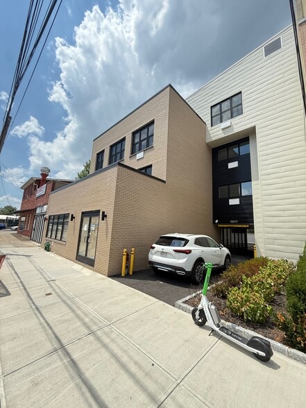 Primary Photo Of 15007 41st Ave, Flushing Flex For Lease