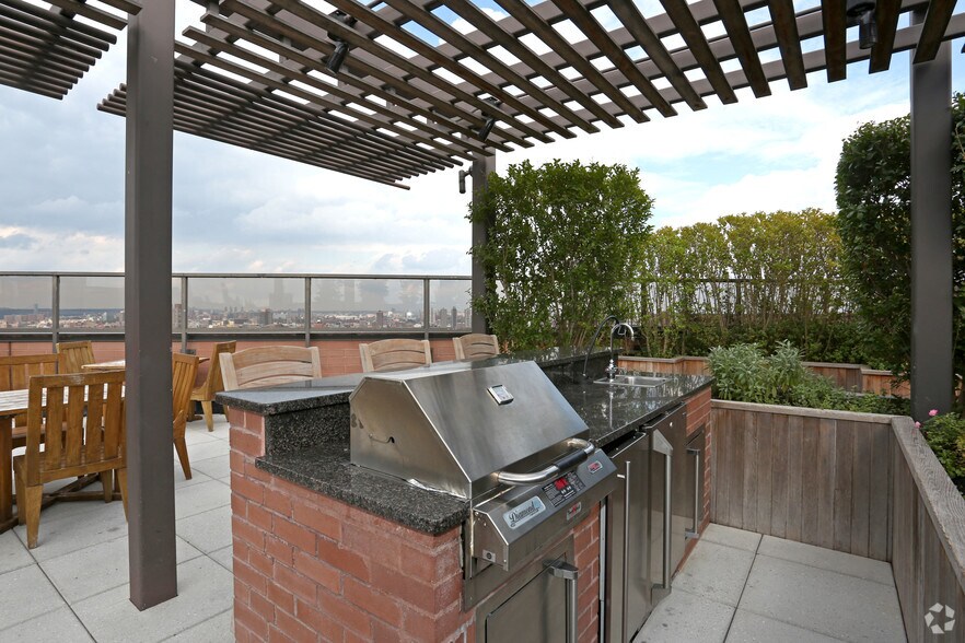 More Photos Of 175 E 96th St, New York Apartments For Lease