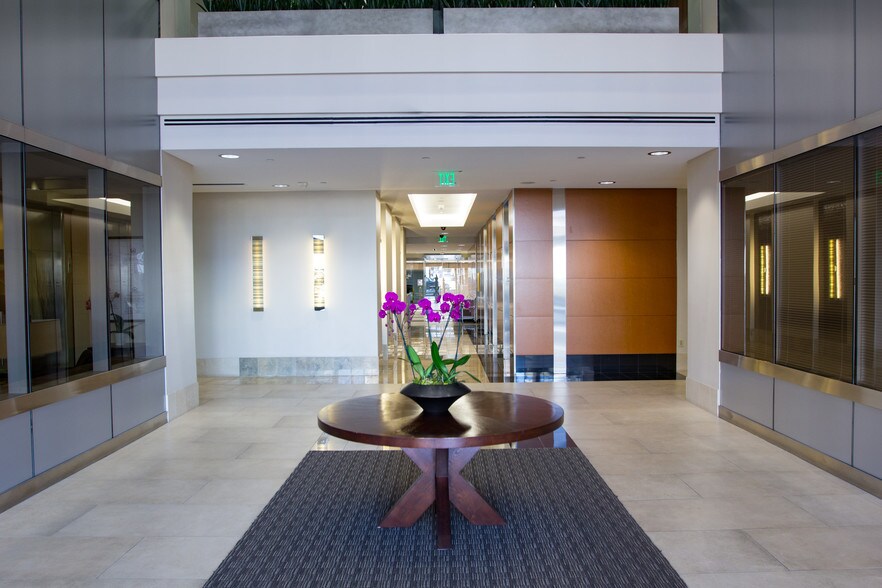 More Photos Of 3500 Oak Lawn Ave, Dallas Coworking Space