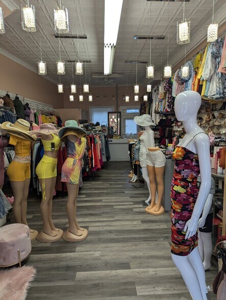 More Photos Of 1 Park St, Attleboro Storefront Retail Office For Lease