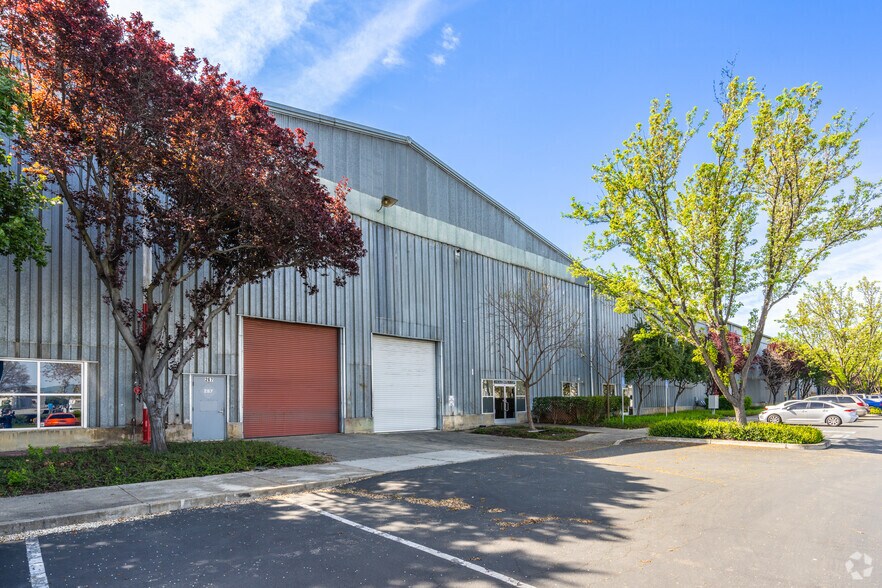 More Photos Of 261-299 S Vasco Rd, Livermore Warehouse For Lease