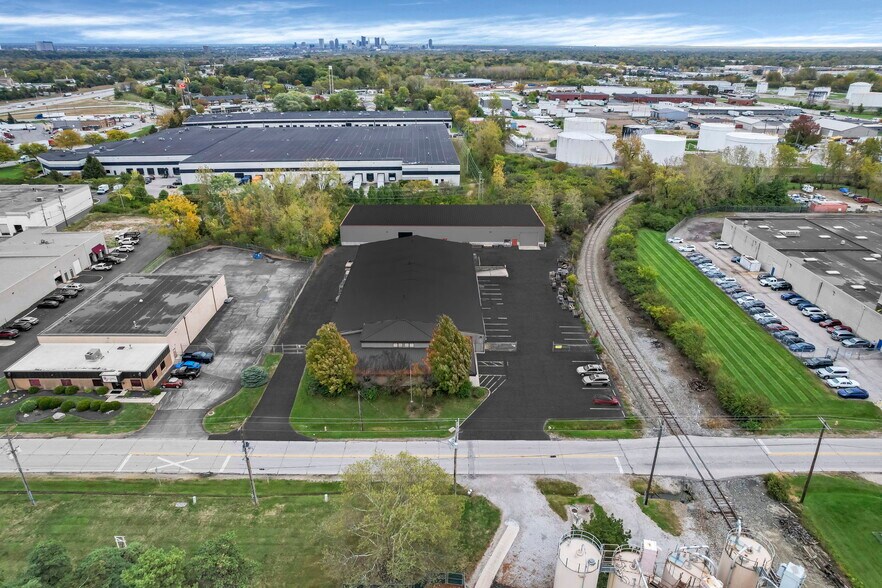 More Photos Of 850 Kaderly Dr, Columbus Warehouse For Lease