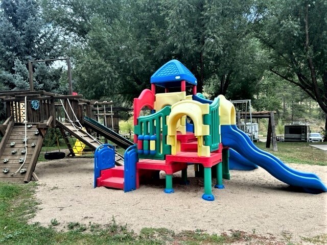 More Photos Of 1607-9 US Highway 34, Drake Trailer Camper Park For Sale