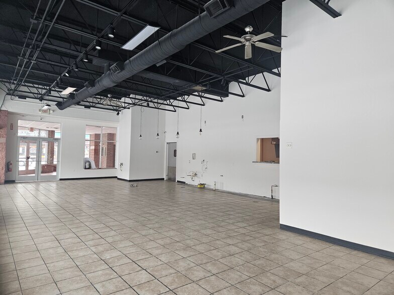 More Photos Of 100 S Michigan Ave, Saginaw Freestanding For Lease