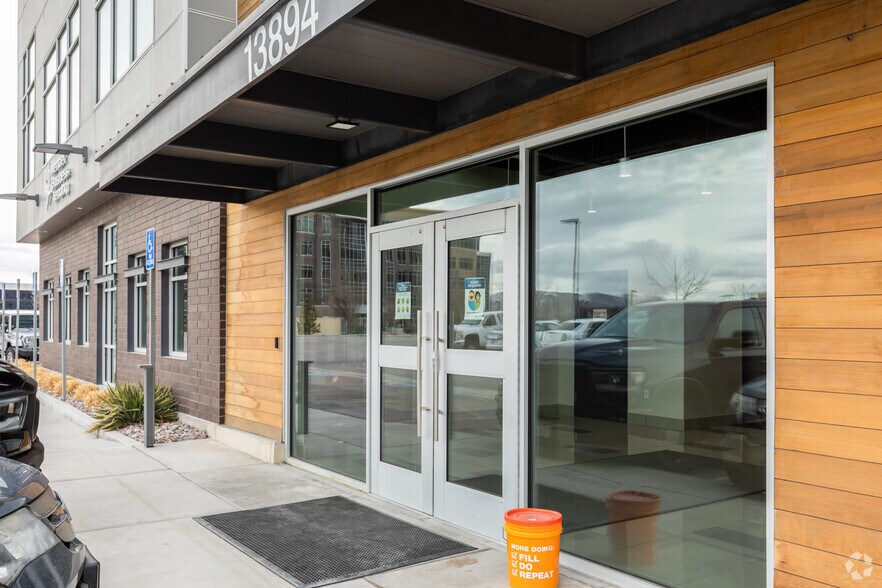 More Photos Of 13894 S Bangerter Pky, Draper Office For Sale