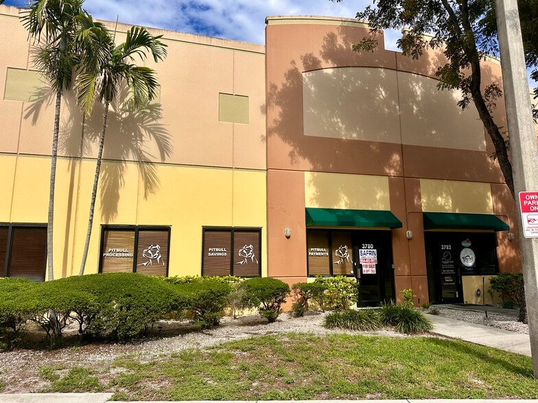 More Photos Of 3764-3790 SW 30th Ave, Fort Lauderdale Warehouse For Sale