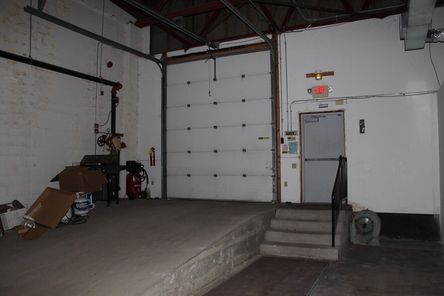 More Photos Of 8001 N University St, Peoria Office For Sale