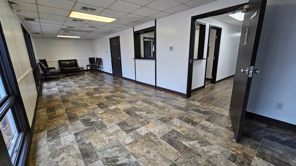 More Photos Of 700 S Main St, Grove Medical For Sale