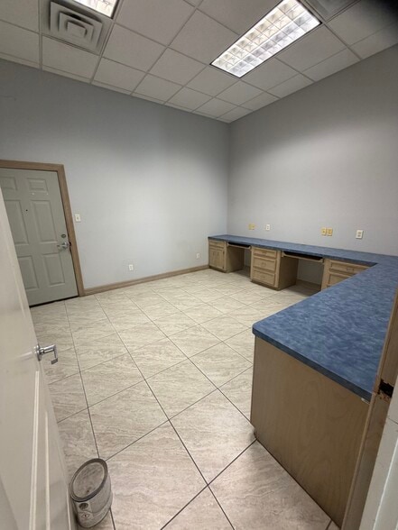 More Photos Of 3543 W US Highway 83, Rio Grande City Office For Lease