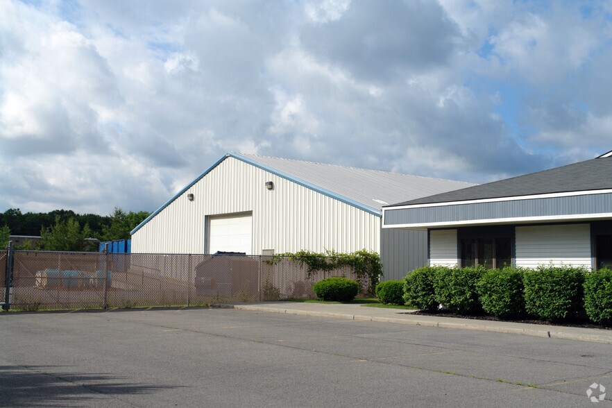 More Photos Of 14 Petra Ln, Albany Light Distribution For Lease