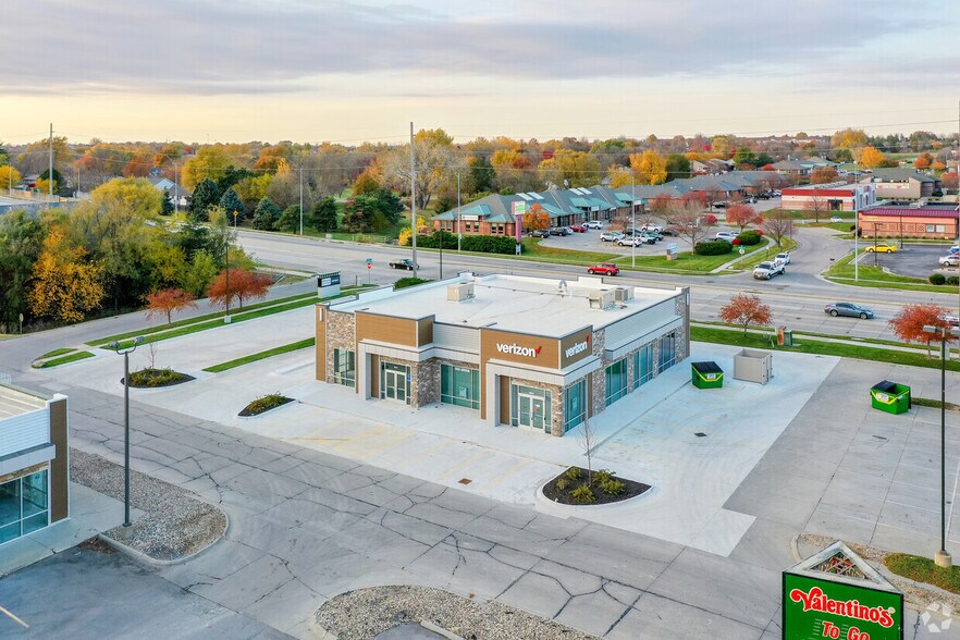Primary Photo Of 2603 Superior St, Lincoln General Retail For Lease