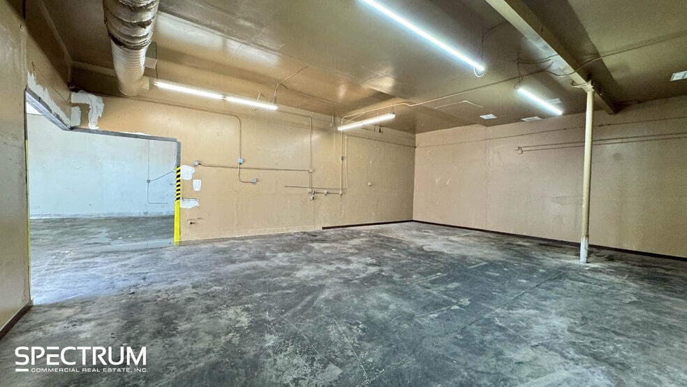 More Photos Of 14532 Blythe St, Van Nuys Manufacturing For Lease