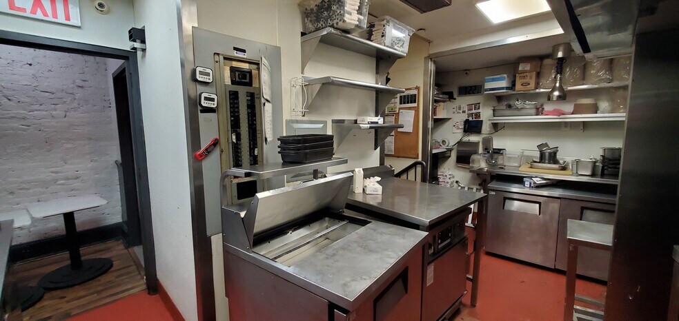 More Photos Of 17 E 17th St, New York Apartments For Lease