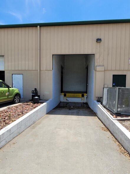 More Photos Of 150 Stevens Ave, Oldsmar Warehouse For Lease