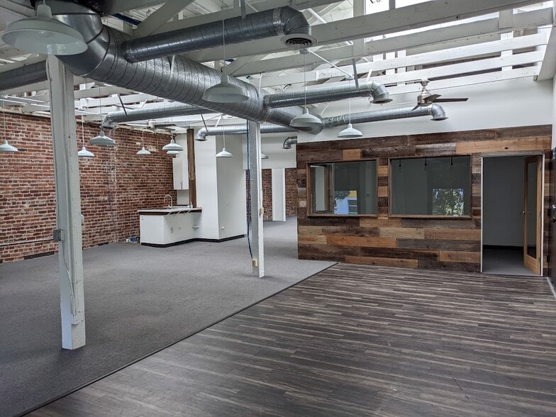 More Photos Of 230-236 8th St, San Francisco Light Manufacturing For Lease