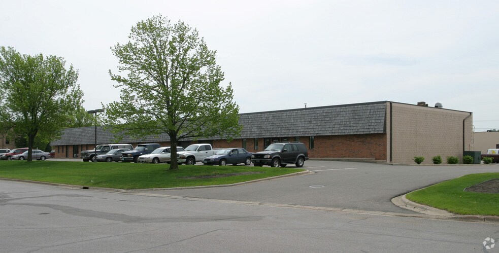 Primary Photo Of 7251-7281 Commerce Cir E, Fridley Warehouse For Lease
