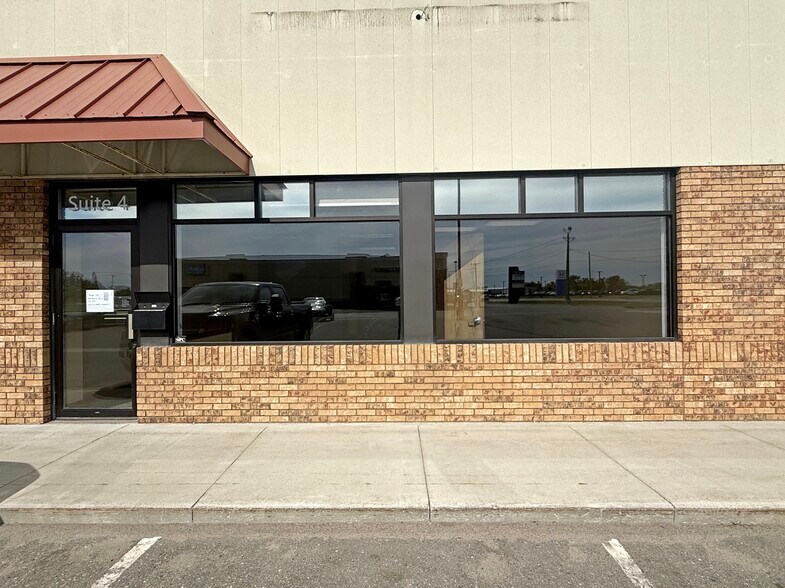 More Photos Of 1008 NW Paul Bunyan Dr NW, Bemidji Restaurant For Lease