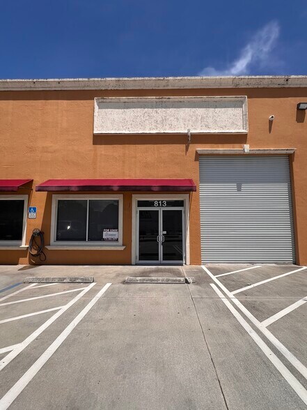 More Photos Of 853 SW Enterprise Way, Stuart Warehouse For Lease