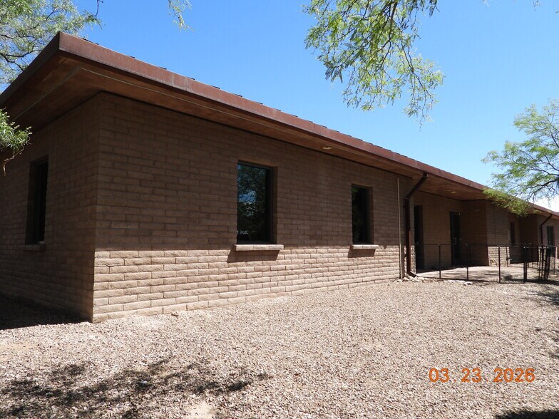 More Photos Of 4526-4532 E Camp Lowell Dr, Tucson Office For Sale