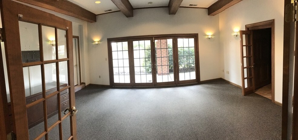 More Photos Of 2970 Corporate Ct, Orefield Medical For Lease