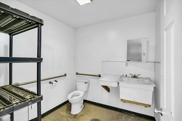 More Photos Of 3612 W Bloomington Rd, Champaign Truck Terminal For Sale