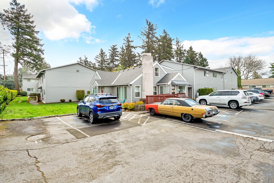 More Photos Of 16300-16400 E Burnside St, Gresham Apartments For Sale