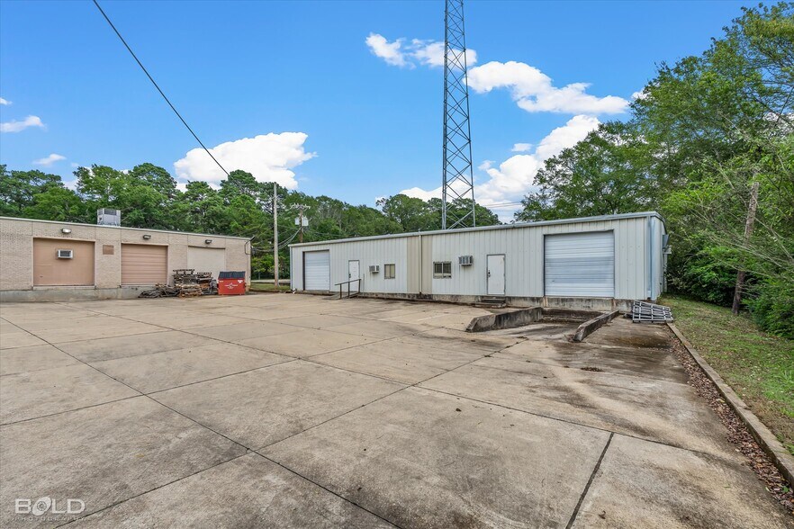 More Photos Of 523 Oxford Rd, Mansfield Office For Sale