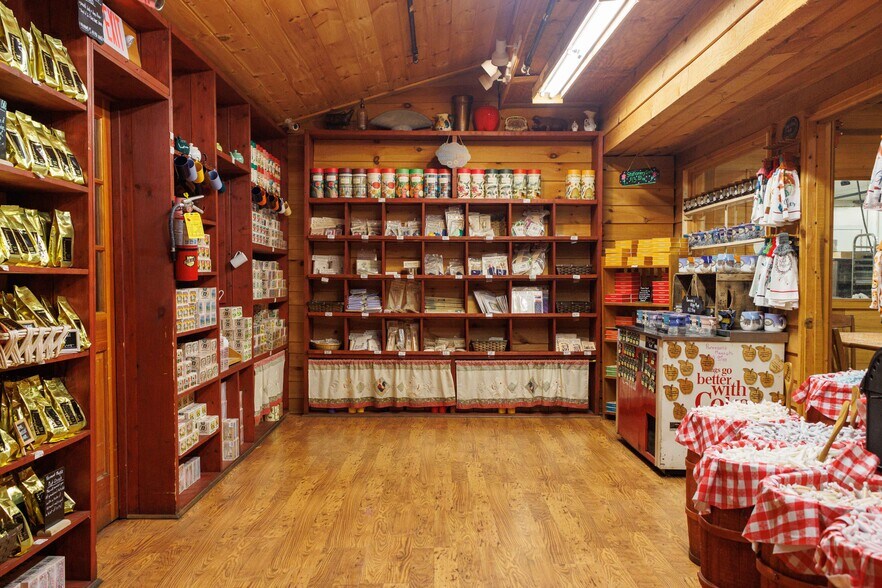 More Photos Of 63 Talona Spur Rd, Ellijay Freestanding For Sale