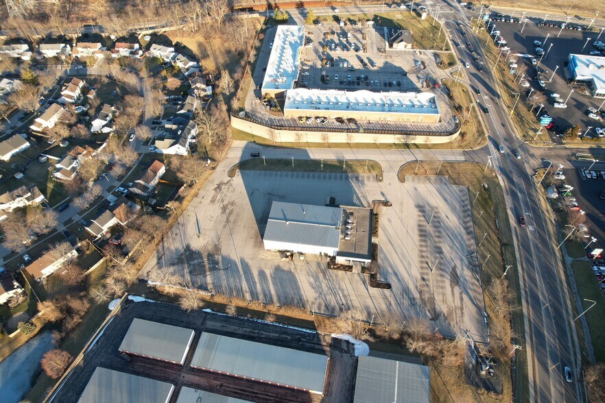 More Photos Of 1320 E Chicago St, Elgin Auto Dealership For Sale