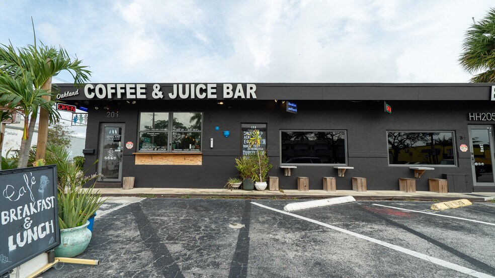 More Photos Of 201-205 NE 31st St, Oakland Park Restaurant For Lease