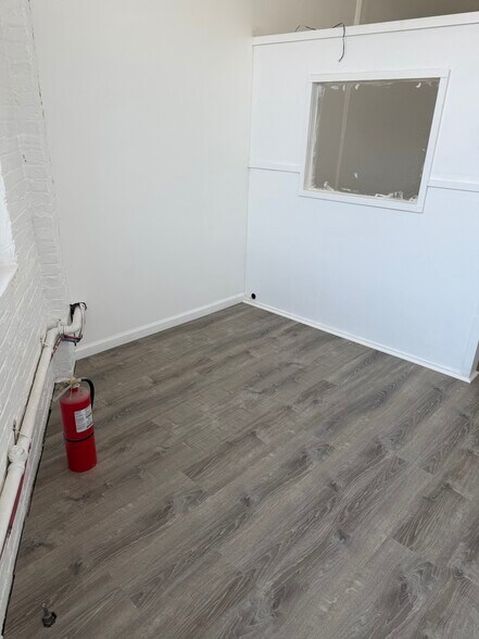 More Photos Of 60 Dickerson St, Newark Light Manufacturing For Lease