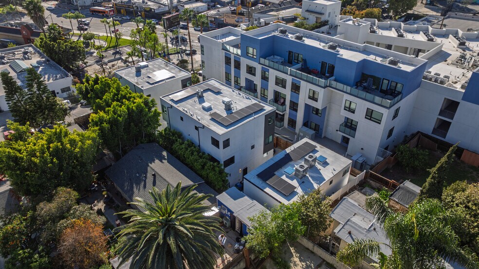 More Photos Of 2129 Aaron St, Los Angeles Apartments For Sale