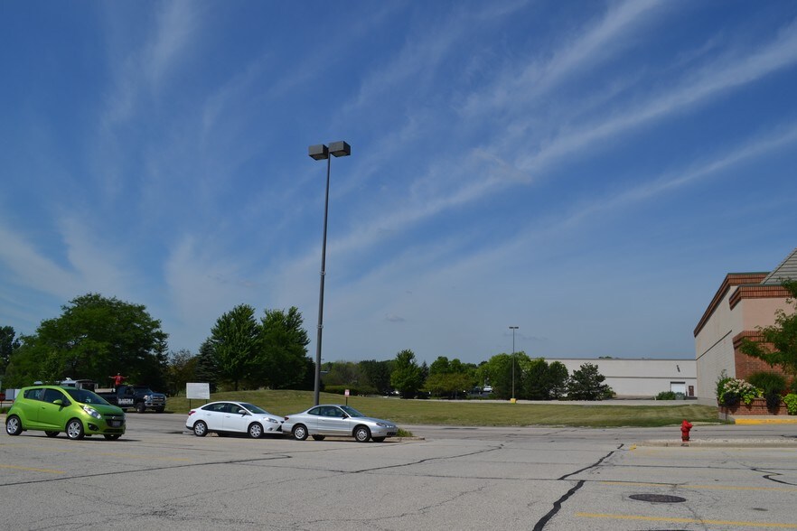 More Photos Of 164 S Gary Ave, Bloomingdale Land For Lease