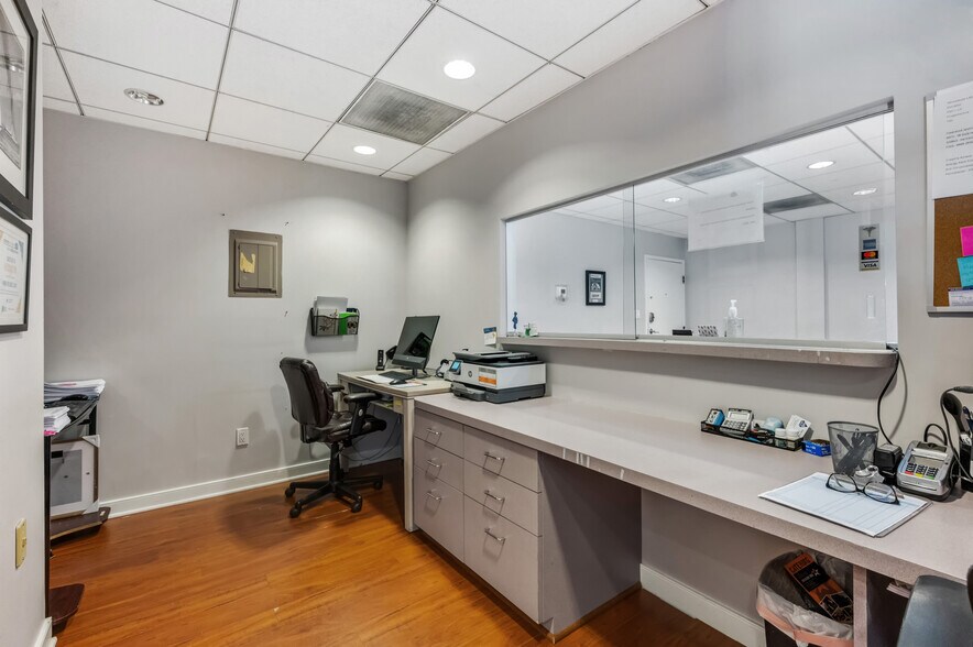 More Photos Of 14904 Richmond Hwy, Woodbridge Medical For Sale