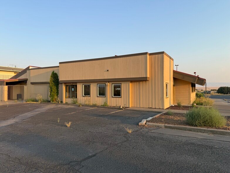 More Photos Of 319 SE Nye Ave, Pendleton Restaurant For Lease