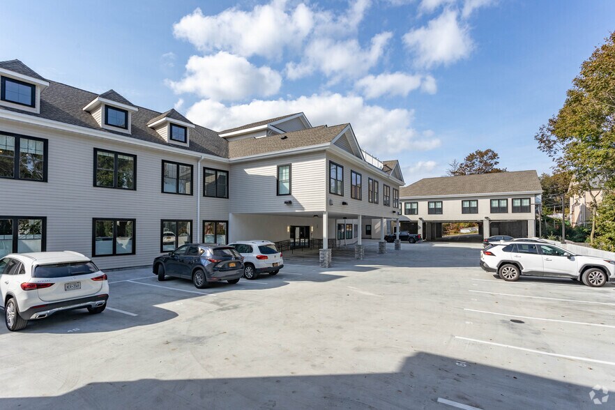 More Photos Of 1000 New York Ave, Huntington Station Apartments For Lease