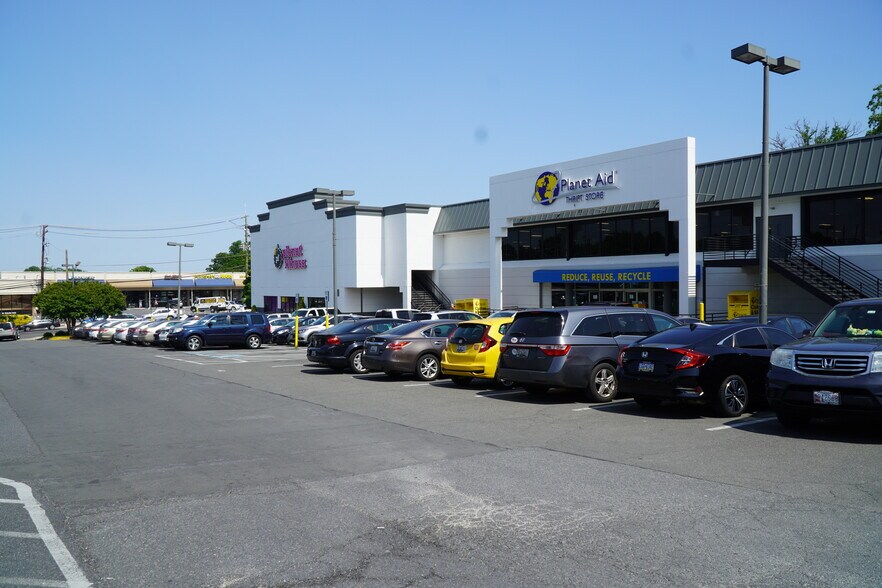 More Photos Of 5520-5630 Randolph Rd, Rockville Unknown For Lease