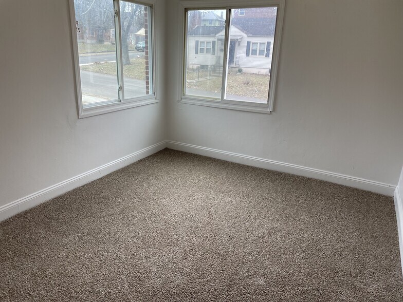 More Photos Of 15 W Maplewood Ave, Dayton Apartments For Sale