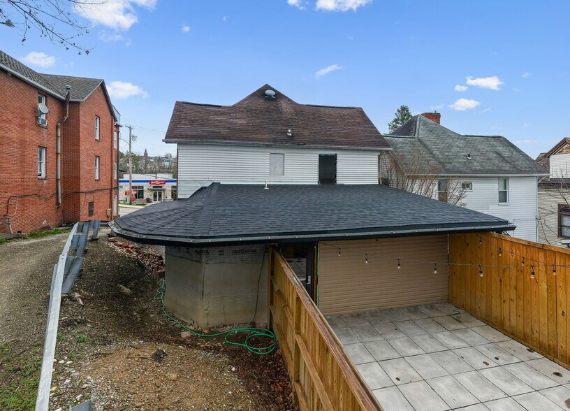 More Photos Of 534 S Main St, Greensburg Bar For Sale