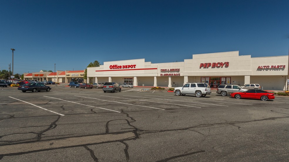 More Photos Of 10011-10115 Evergreen Way, Everett General Retail For Lease